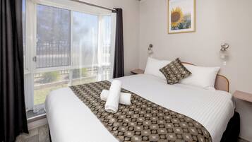 Ensuite Cabin | 1 bedroom, bed sheets