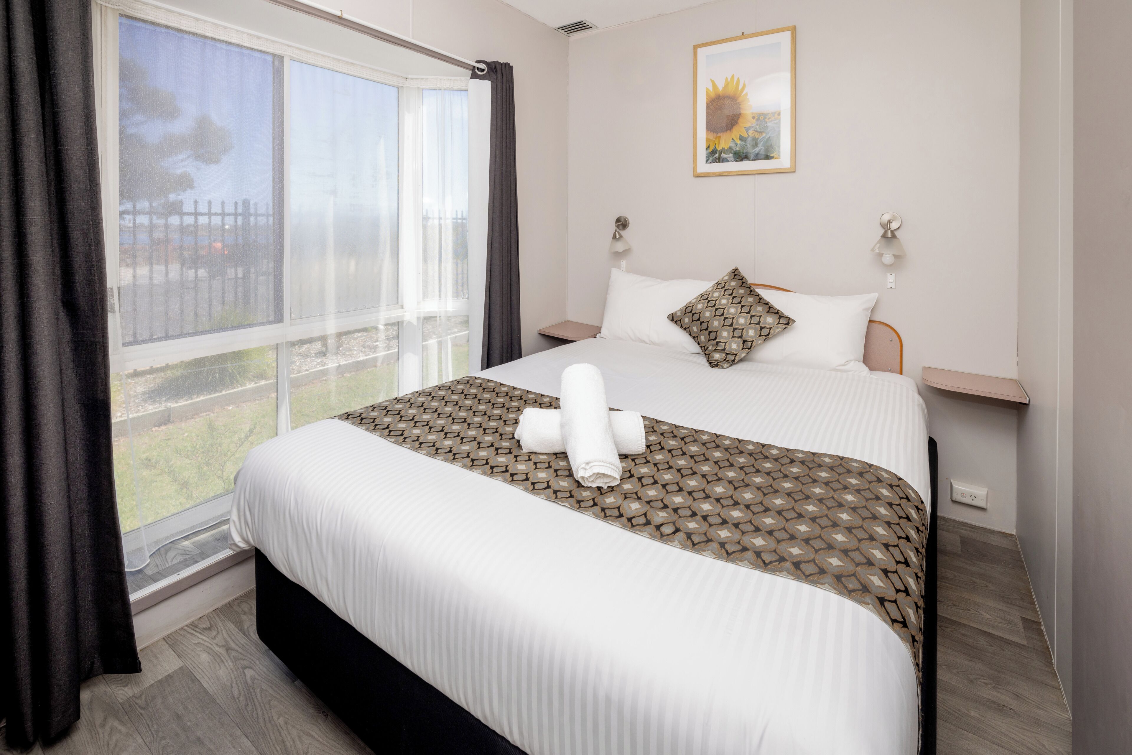 Ensuite Cabin | 1 bedroom, bed sheets