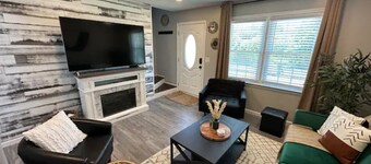 Comfy Newly Renovated  home - 2min walk to Tuckasegee River