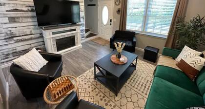 Comfy Newly Renovated home - 2min walk to Tuckasegee River