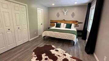 2 habitaciones, tabla de planchar con plancha, wifi y ropa de cama