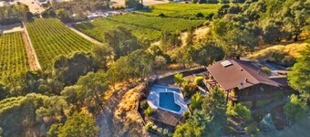 Verona: Awesome Views, Pool, Vineyard, Hot Tub!