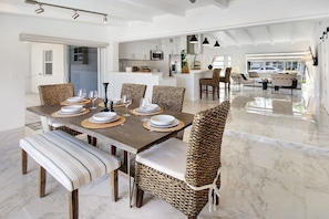 Dining - Lux FL Waterfront Heaven, Pool, Jacuzzi, World Cup? Stadium is Only 15 Mins Away (Fort Lauderdale)