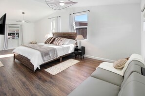 3 bedrooms, desk, iron/ironing board, travel cot - Lux FL Waterfront Heaven, Pool, Jacuzzi, World Cup? Stadium is Only 15 Mins Away (Fort Lauderdale)