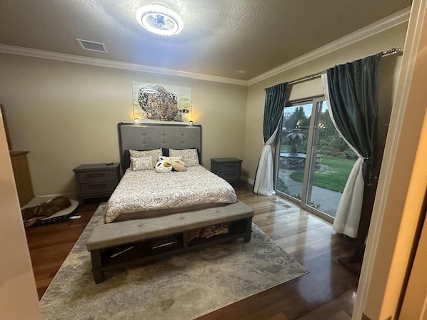 4 bedrooms, iron/ironing board, free WiFi, bed sheets