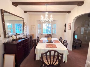 Dining - Spacious home. Stunning yard/decks. 3 bedrooms, including en suite. Near BART. (San Francisco)