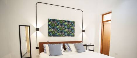 1 dormitorio, escritorio, tabla de planchar con plancha y wifi gratis