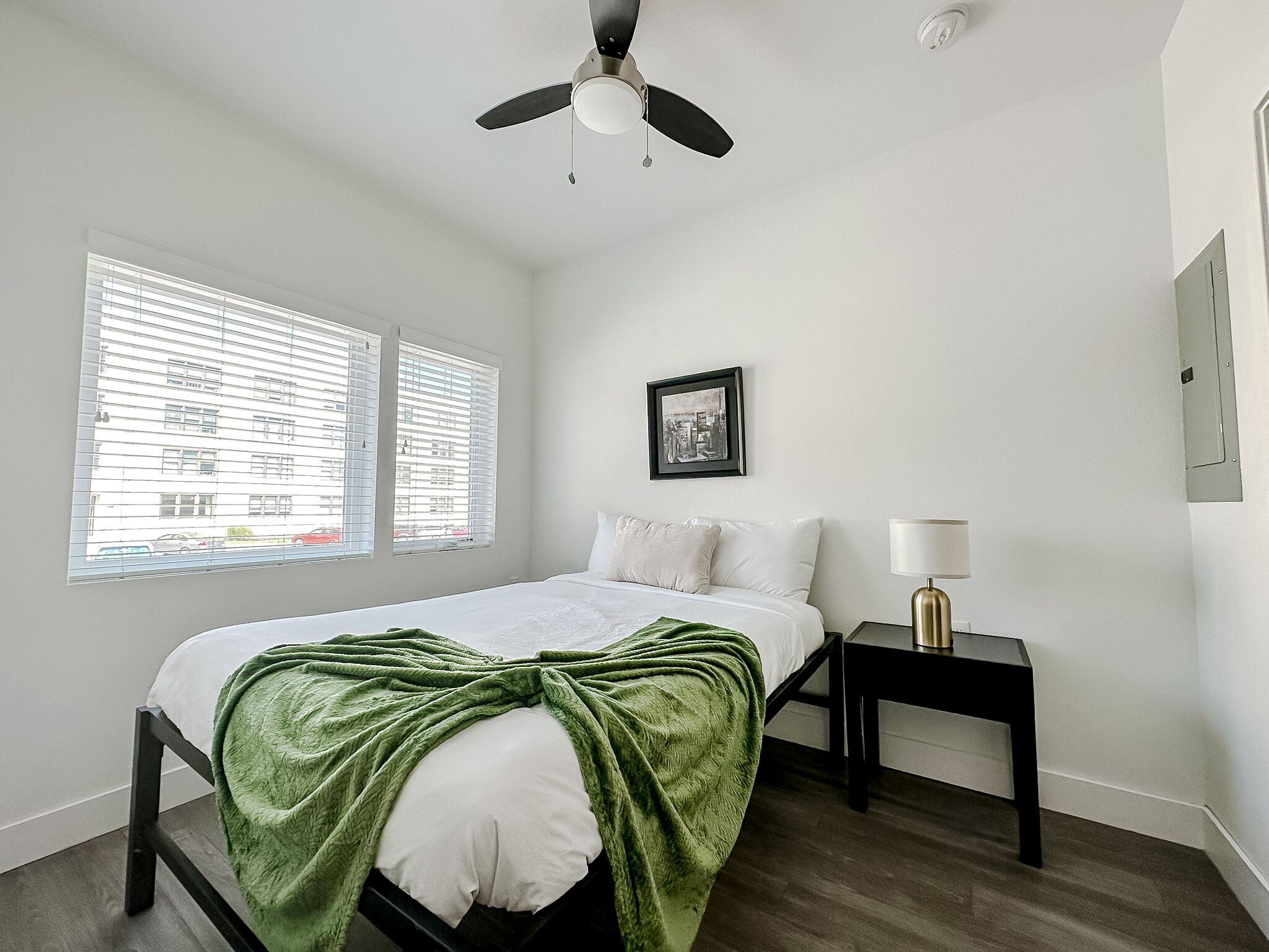 Sleepover: Vibrant 1BD/1BA - Downtown Springfield