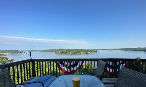 Cabin No. 5 @ The Old Swiss Village - Lake View!