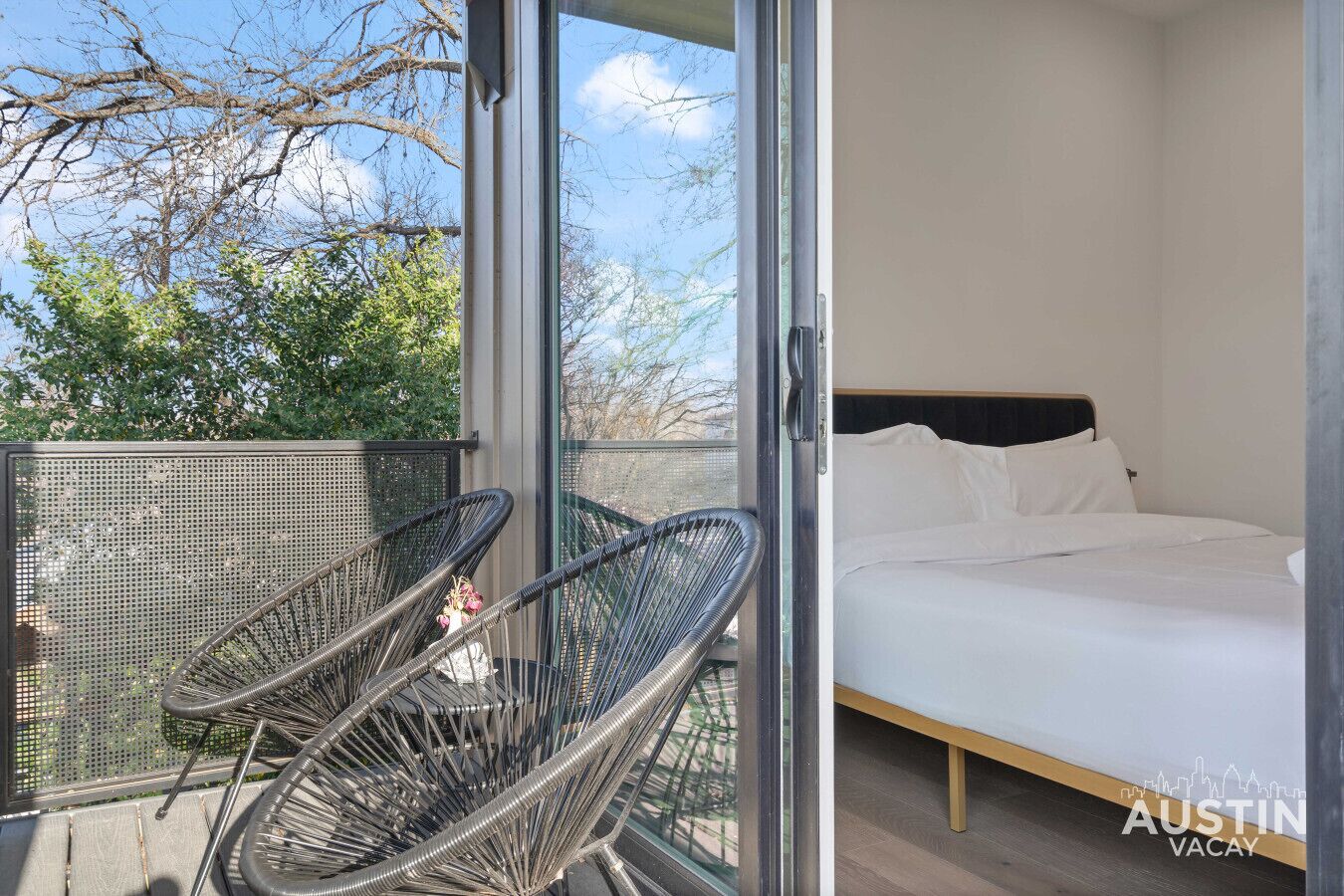 2 slaapkamers, een bureau, een strijkplank/strijkijzer, gratis wifi
