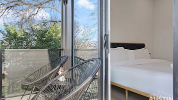 2 slaapkamers, een bureau, een strijkplank/strijkijzer, gratis wifi