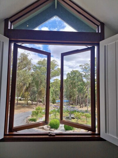 Country View King Room