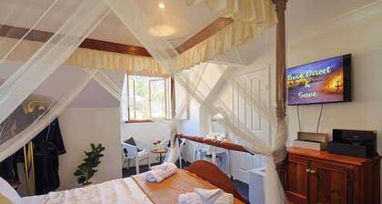 Country View Four Poster
