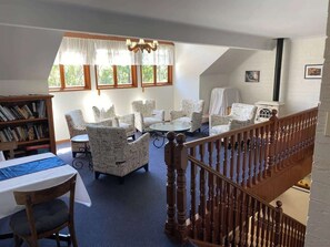 Interior - Girraween Country Inn 
Family Rm (Eukey)