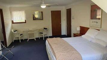 2 makuuhuonetta, silitysrauta/-lauta, Wi-Fi, vuodevaatteet