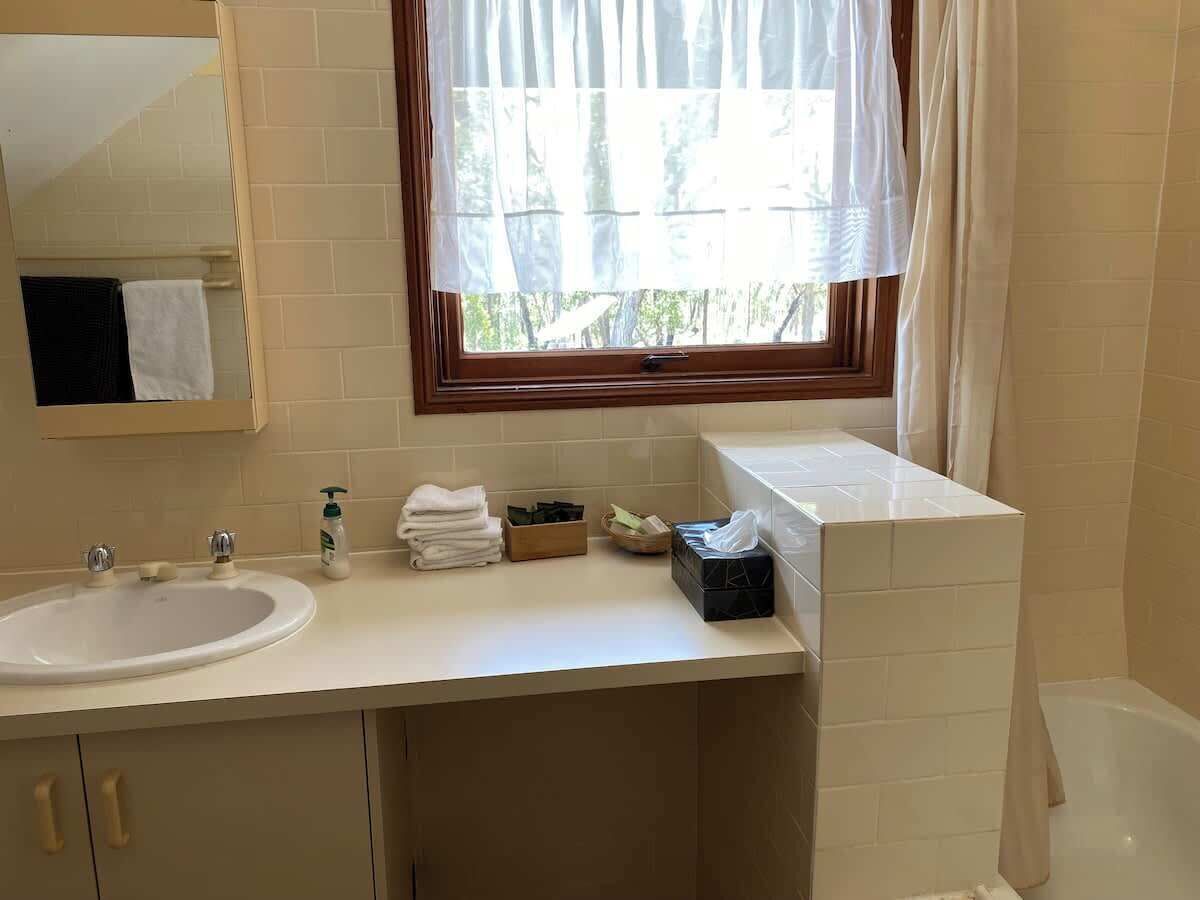 Suihku, hiustenkuivaaja