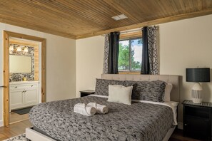 5 Schlafzimmer, Zimmersafe, Schreibtisch, BĂŒgeleisen/BĂŒgelbrett