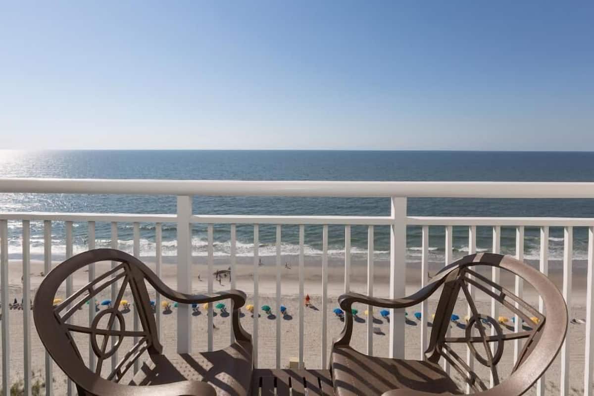 Superior Condo, Ensuite, Ocean View (Cam 2 Queen Studio) | Balcony view