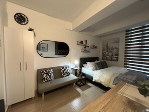 1 slaapkamer, een strijkplank/strijkijzer, gratis wifi, beddengoed