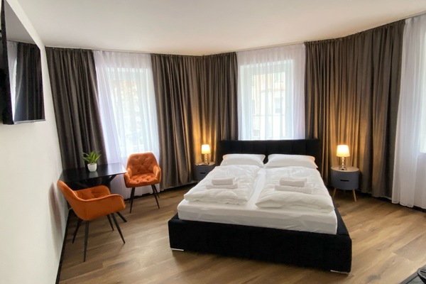 Deluxe Double Room | Desk, laptop workspace, soundproofing, WiFi (free)