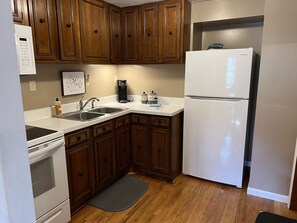 Fridge, microwave, oven, stovetop - Cabin joins Lost River State Park! Convenient to most popular hiking trail. (Mathias)