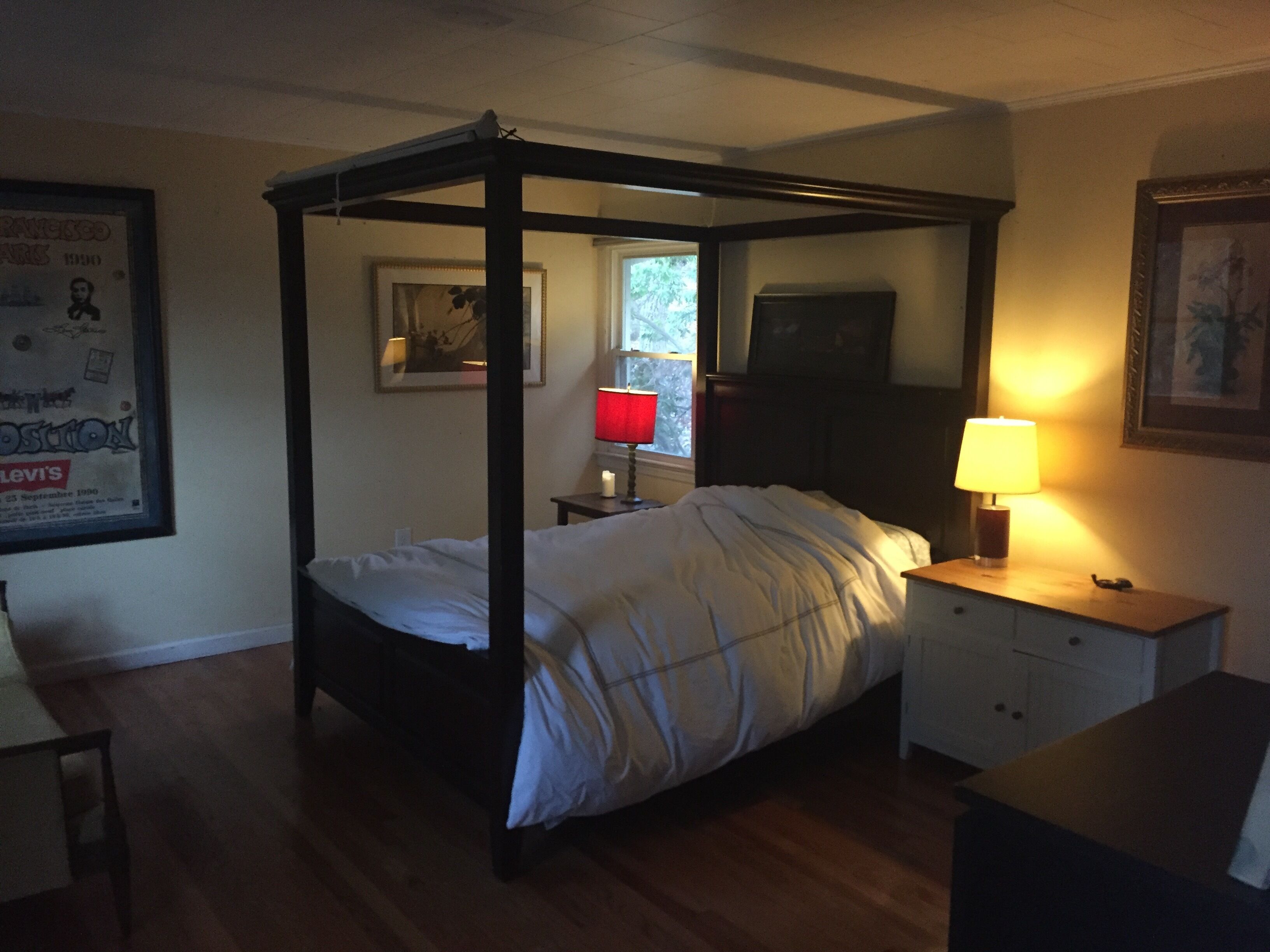 3 habitaciones, tabla de planchar con plancha, wifi y ropa de cama 