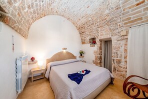 2 bedrooms, iron/ironing board, travel crib, free WiFi