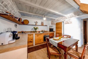 Refrigerador, microondas, horno, lavavajillas