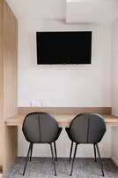 Televisión LCD 80 cm con canales de televisión digitales