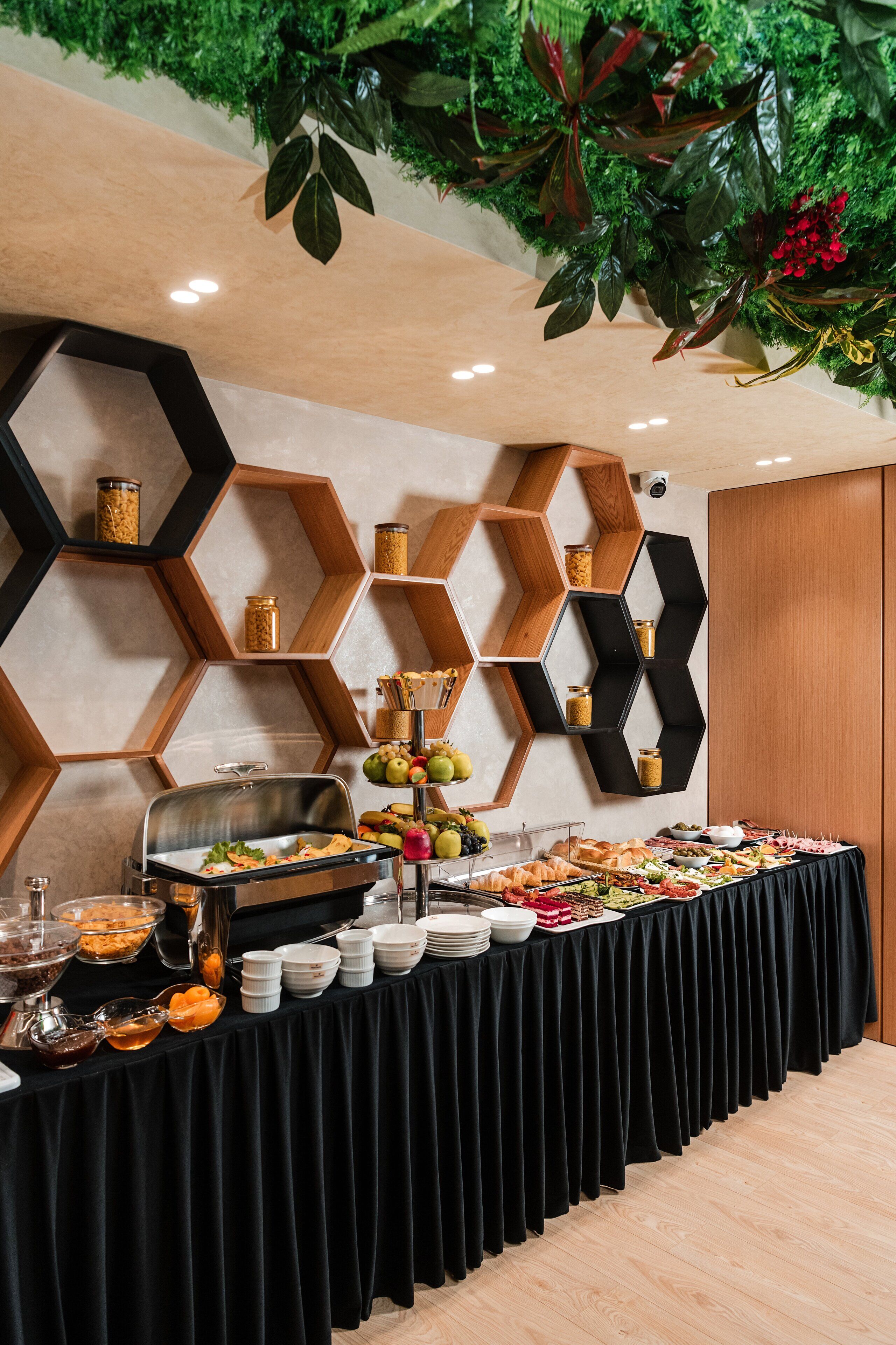 Free daily buffet breakfast