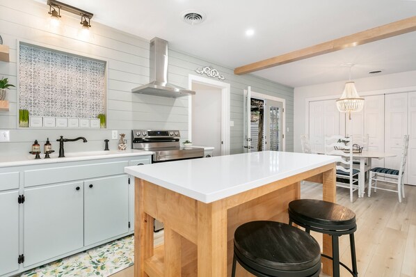 Fridge, microwave, stovetop, coffee/tea maker - Acorn St. Retreat | 3/2 | Hot Tub, Fire-Pit, Full Kitchen (Fredericksburg)