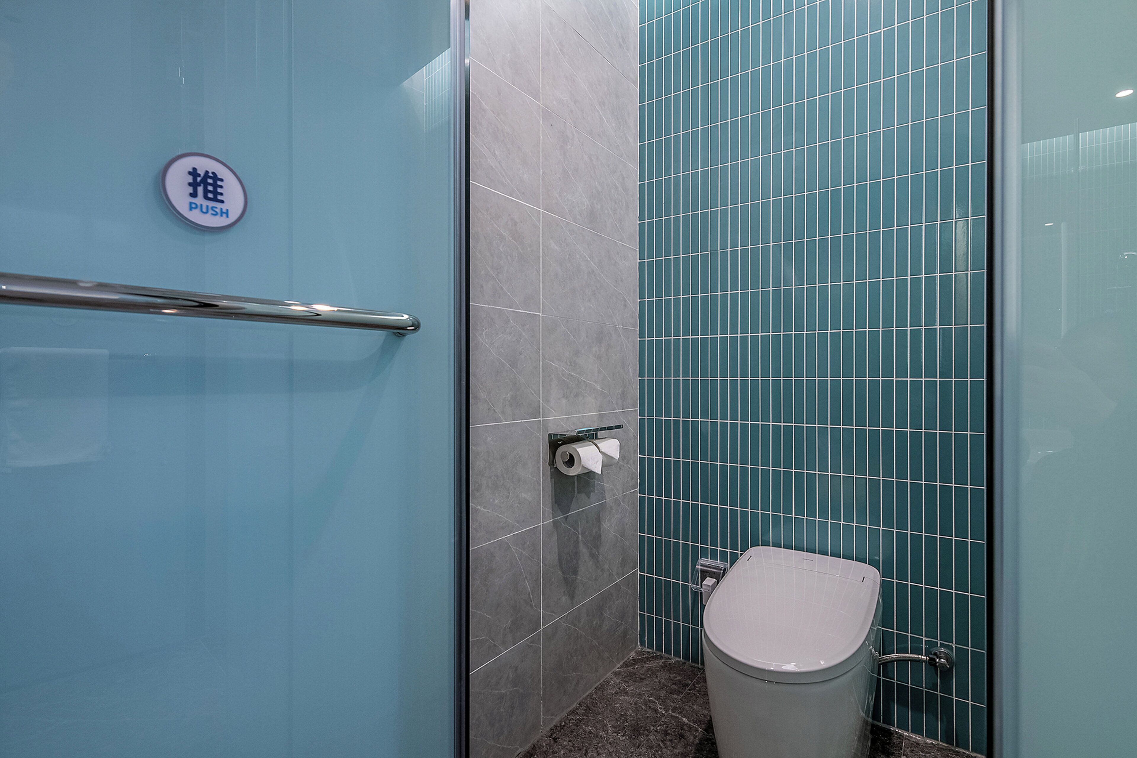 Photo - Holiday Inn Express Chongqing Nanbin Road by IHG