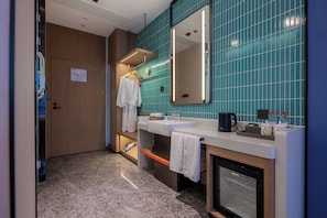 Premium bedding, down duvets, minibar, desk