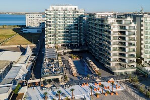 Exterior - Crowne Plaza Constanta Mamaia Beach by IHG (Constanta)