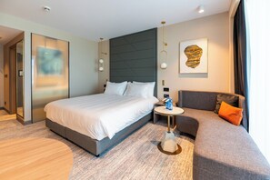 Sengetøy av topp kvalitet, senger med overmadrass og minibar