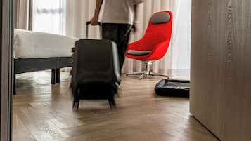 خزنة داخل الغرفة وواي فاي مجانًا وملاءات أسرّة