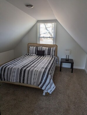 4 Schlafzimmer, Schreibtisch, WLAN, Bettwäsche