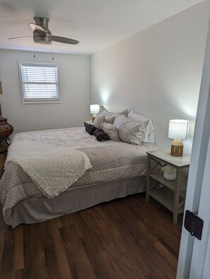 4 quartos, escrivaninha, Wi-Fi, roupa de cama