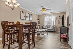 TV, video games - Woodstone Retreat right next to UGA golf course! (Athens)
