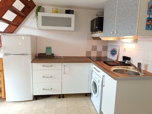 Kühlschrank, Kochgeschirr/Geschirr/Besteck