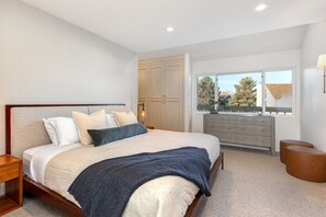 3 bedrooms, iron/ironing board, Internet, bed sheets