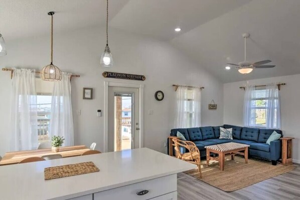 TV, DVD player - Cozy 3 Bedroom House - Steps from the Beach (Surfside Beach)