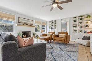 Smart-TV, Videospiele, DVD-Player, Bücher