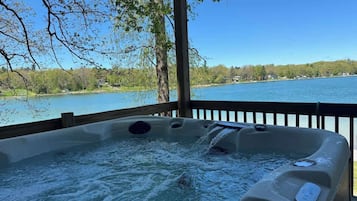 Bain à remous extérieur
