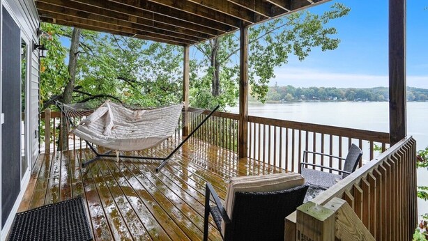 Unclassified image, 1 of 32, button - Tranquil Jewel: Arcade, King Suits, Hot Tub, Decks (Sand Lake)