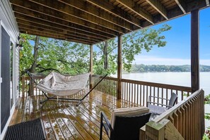 Unclassified image, 4 of 32, button - Tranquil Jewel: Arcade, King Suits, Hot Tub, Decks (Sand Lake)