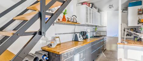 Refrigerador, microondas, horno y lavavajillas