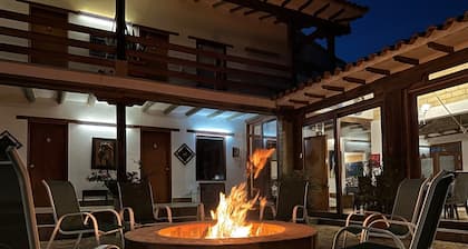 Charming refuge in Villa de Leyva, 2-story house, 4 bedrooms, mountain views.