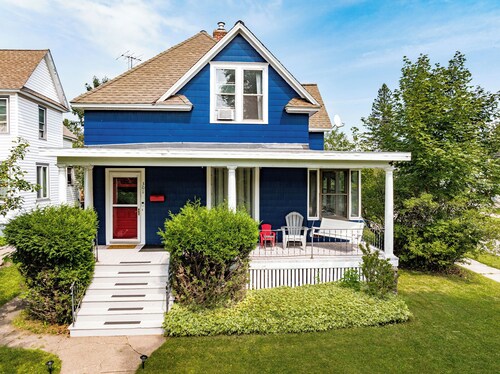 Kid-friendly, Family Homebase Only 2 Blocks to Lake Superior - Dine Hike Explore