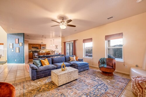 Sandia Retreat: 6Br - 15min to airport - Games